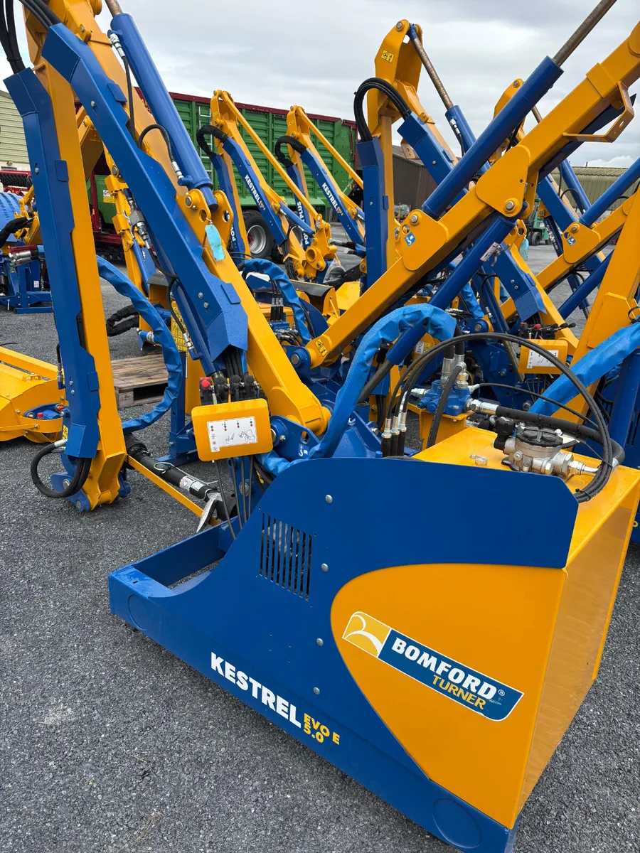 Bomford Turner Kestrel E 5.0 headgecutter - Image 1
