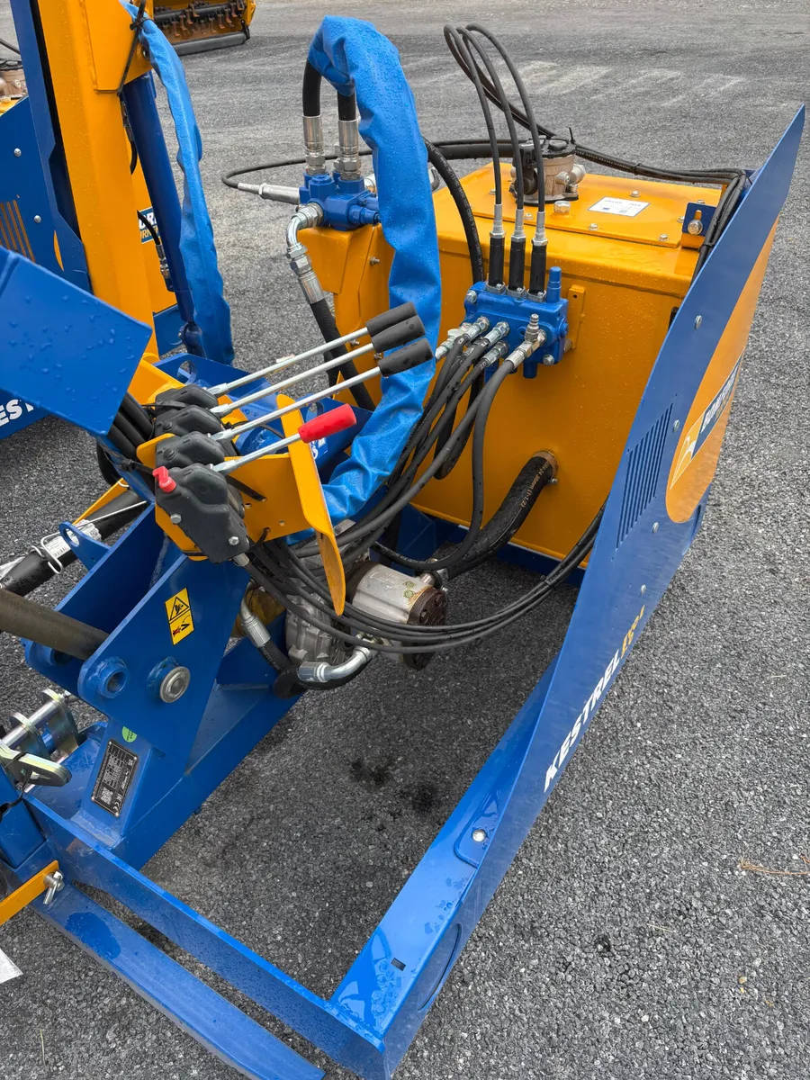 Bomford Turner Kestrel E 5.0 headgecutter - Image 3