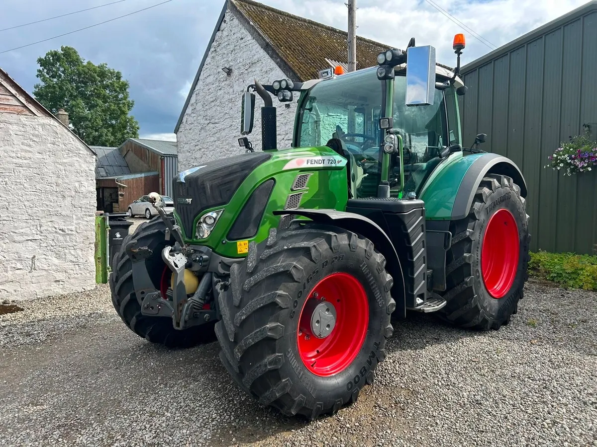 Fendt 720 Vario 2017 8800 hours - Image 1