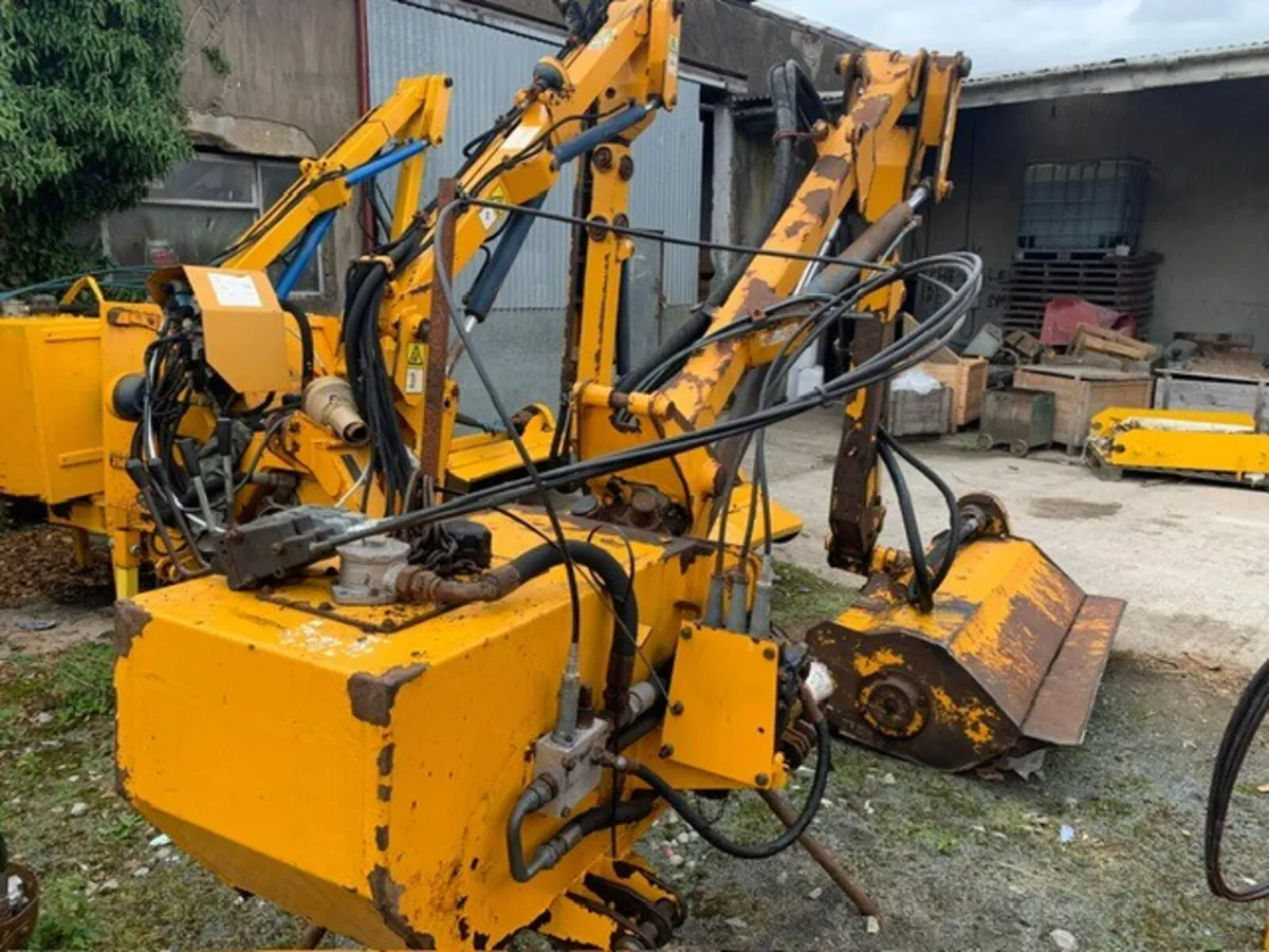 BOMFORD B48X INDEPENDENT FLAIL HEDGER - Image 1