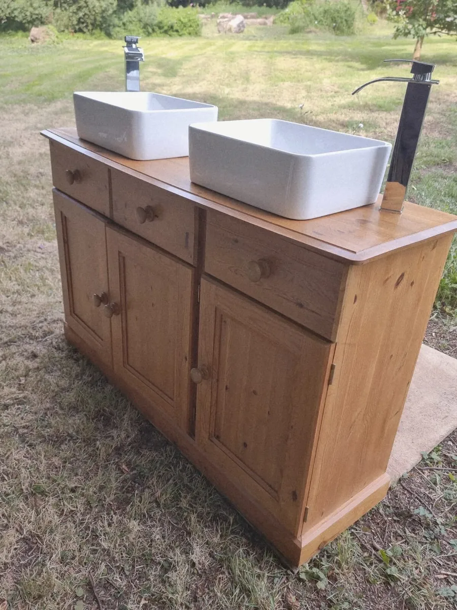 Sink cabinet - Image 1