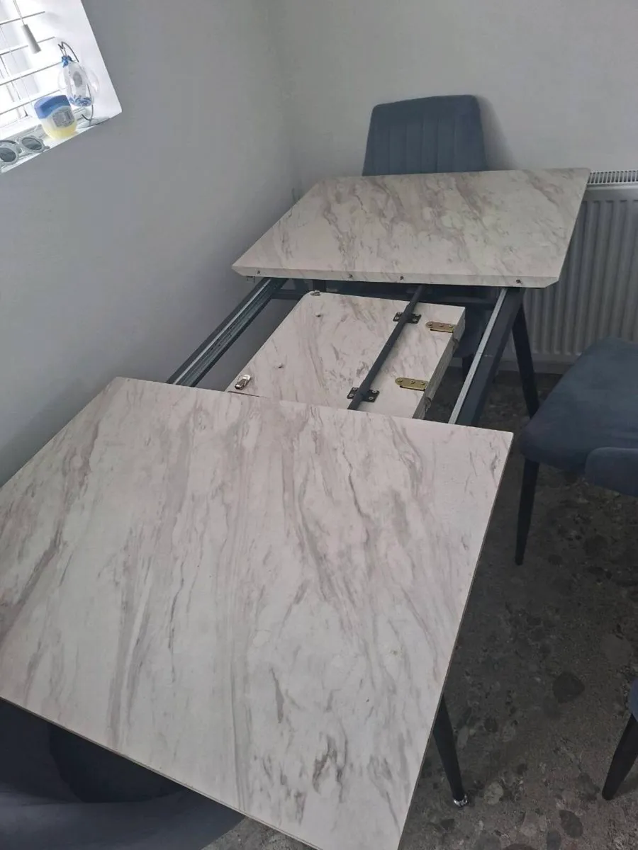 Kitchen table - Image 3