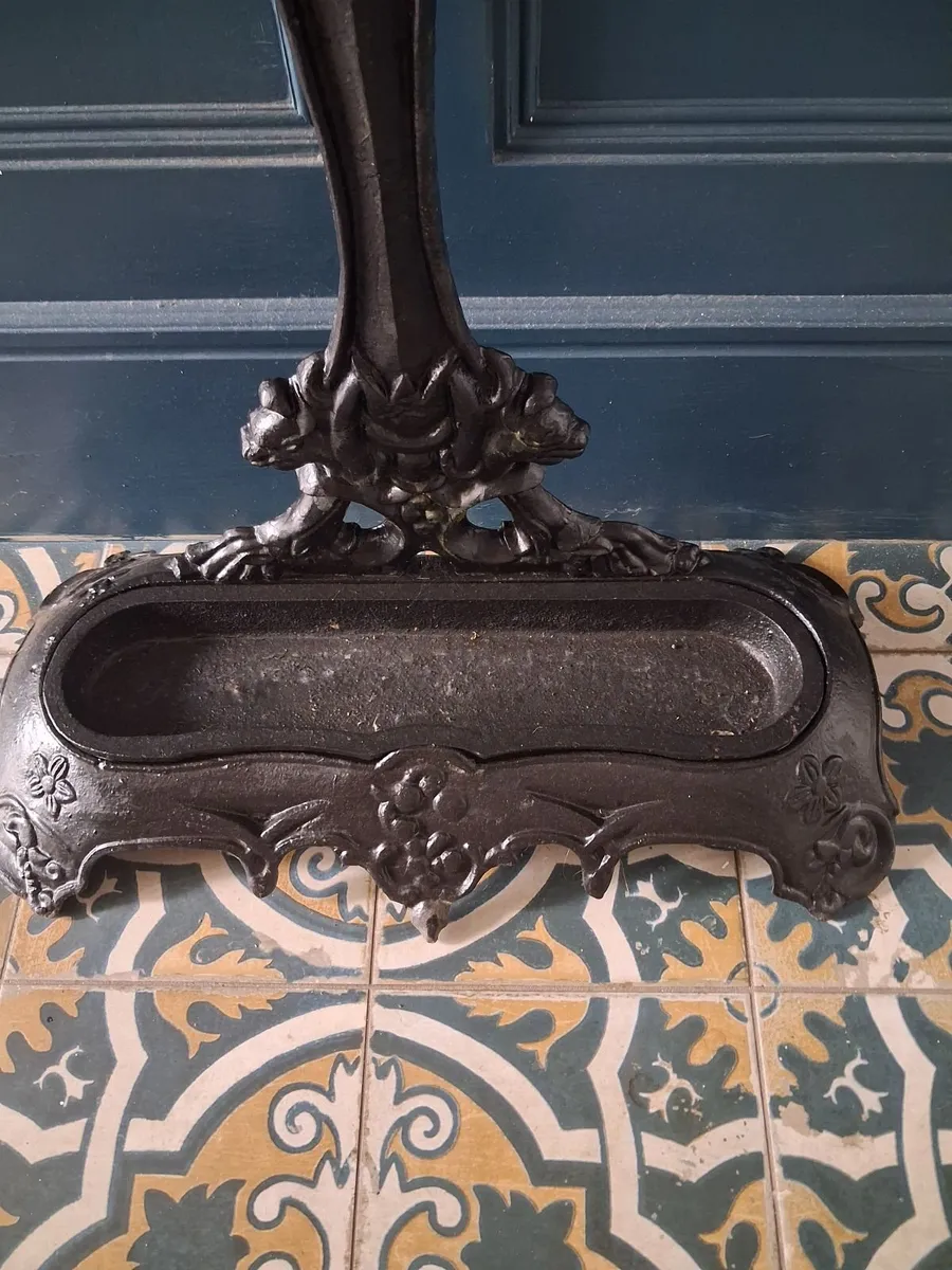 Victorian cast iron umberella stand - Image 1