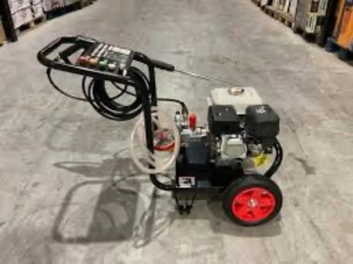 BRAND NEW 4500psi INDUSTRIAL USE PRESSURE WASHER - Image 3