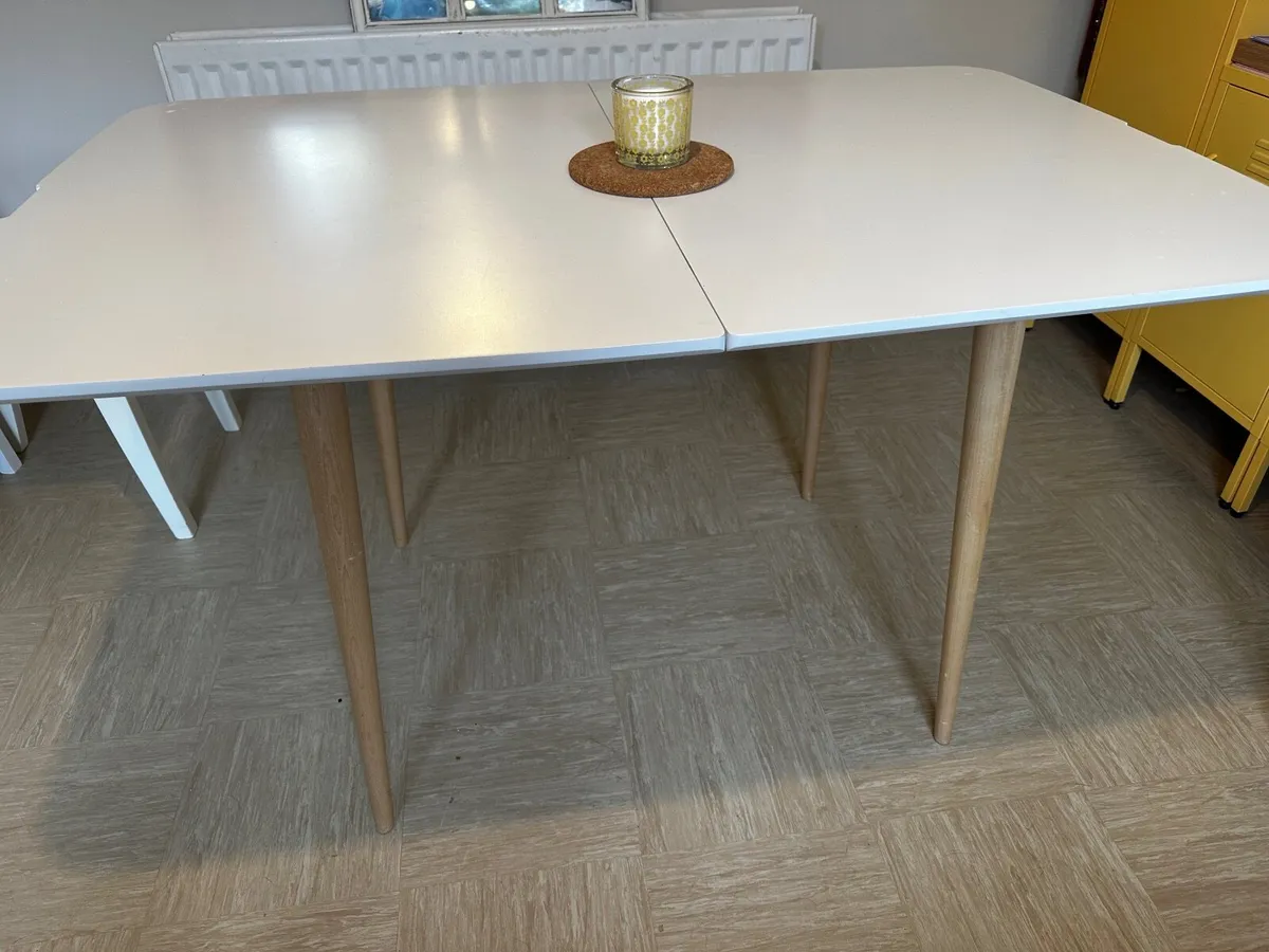 Dining table - Image 4