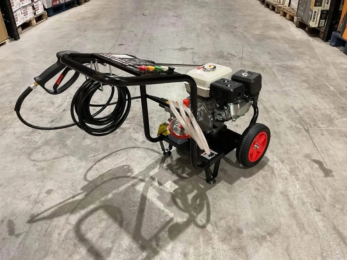 BRAND NEW 4500psi INDUSTRIAL USE PRESSURE WASHER - Image 3