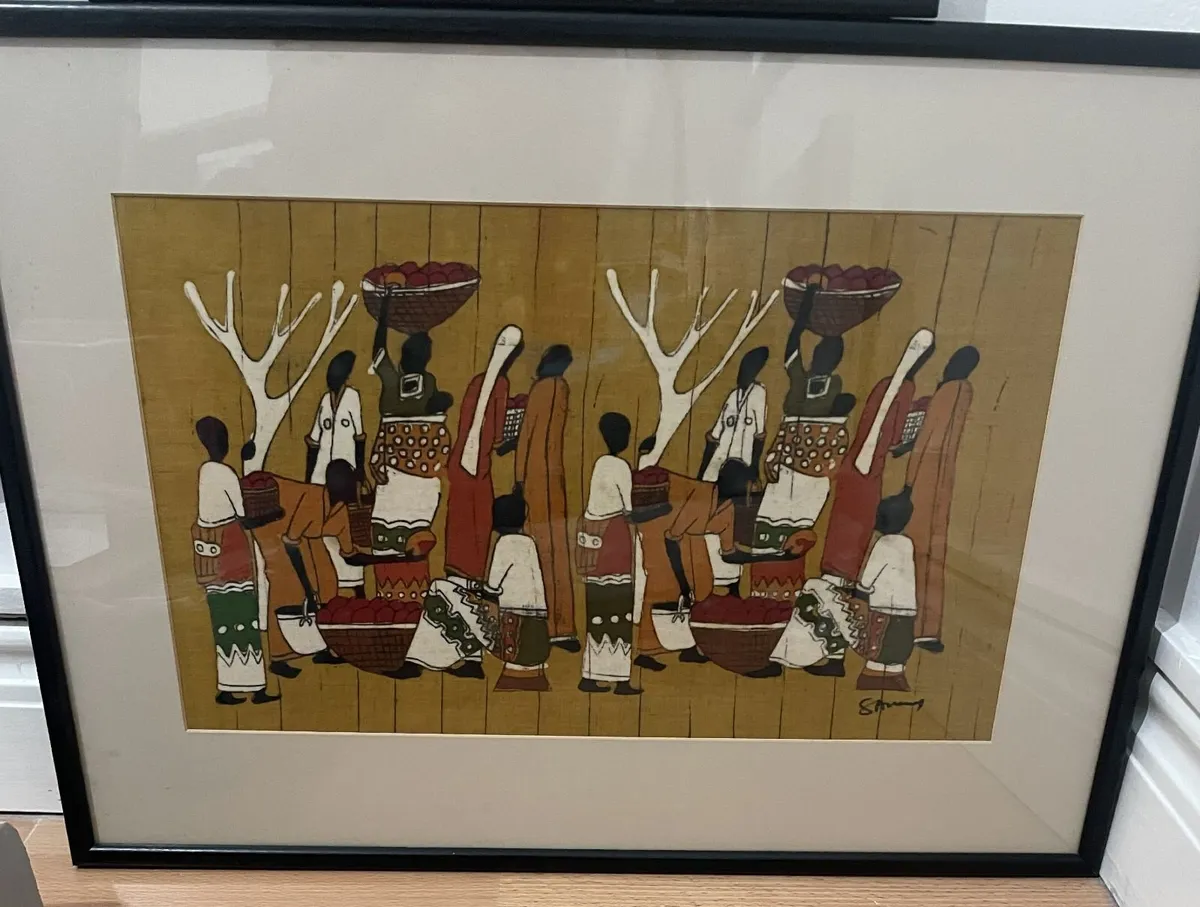 Matching pair of framed Kenyan batik paintings - Image 4