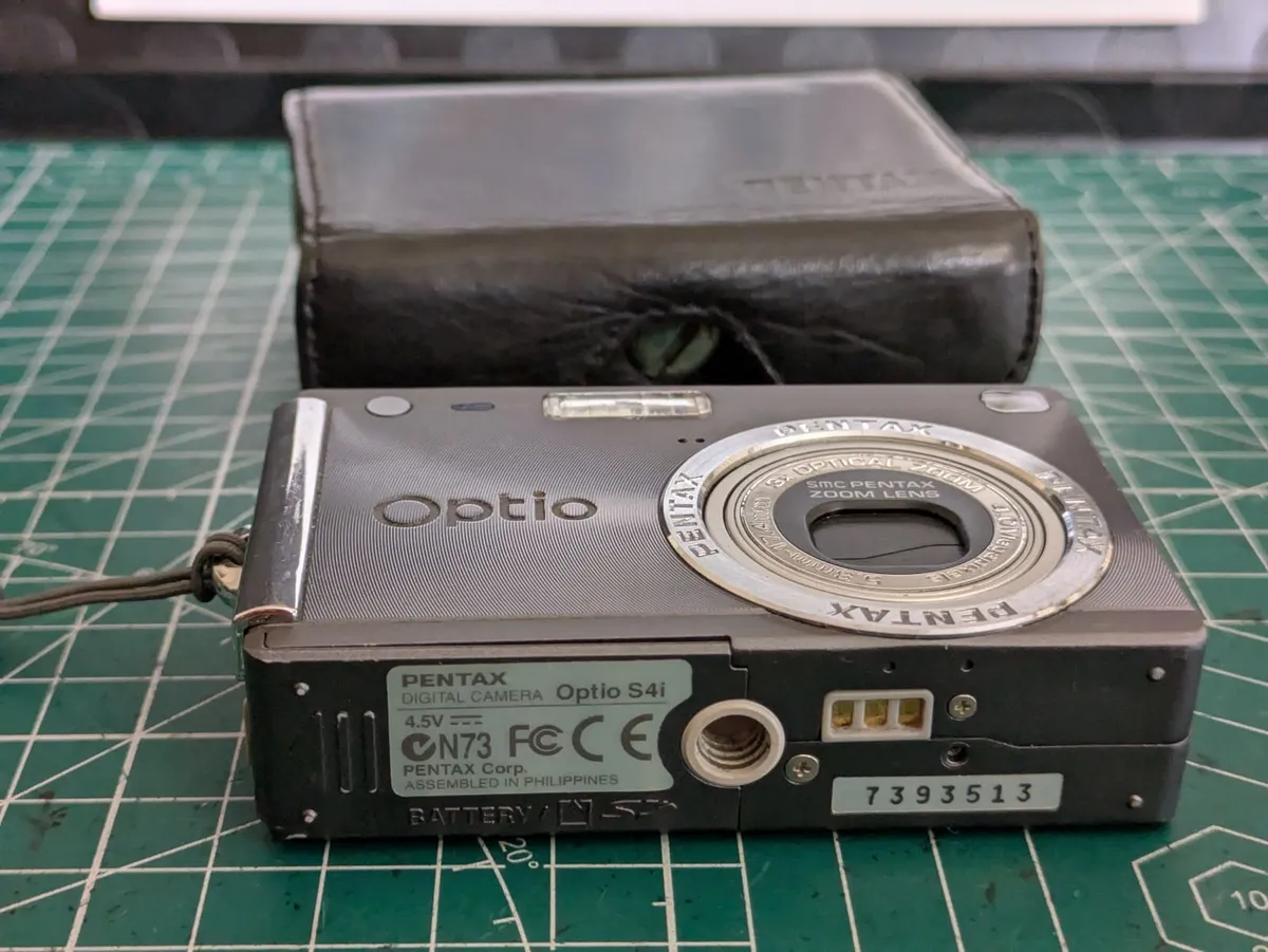 Pentax Optio S4i compact digital camera - Image 3
