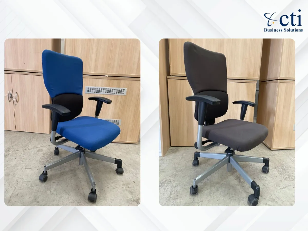 100 X Steelcase Black & Blue Office Chairs - Image 2