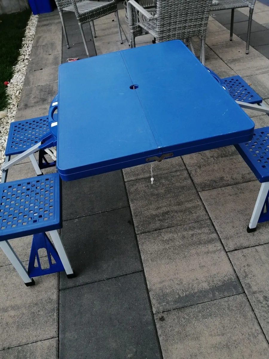 Camping table - Image 1