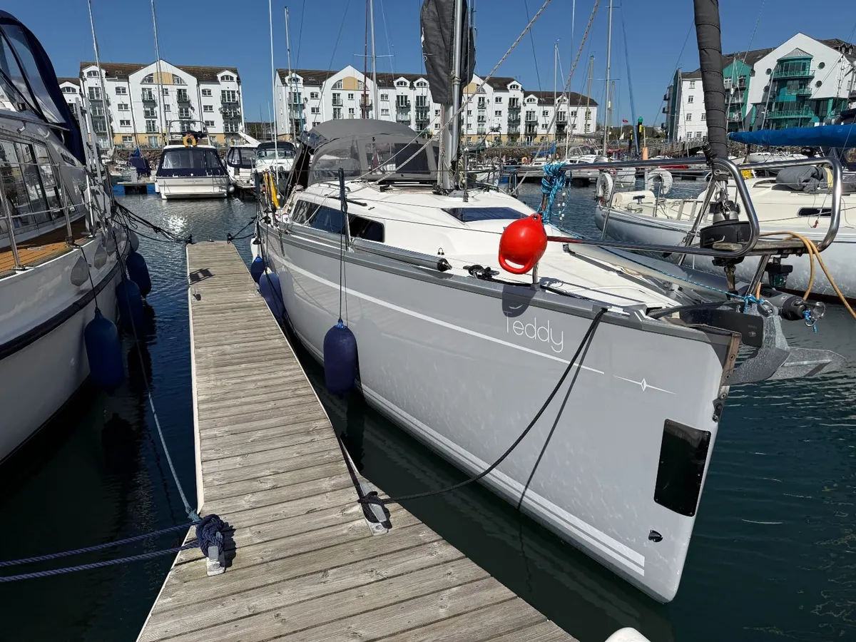 2017 Bavaria Cruiser 34 Sailing Yacht Boat - Image 1