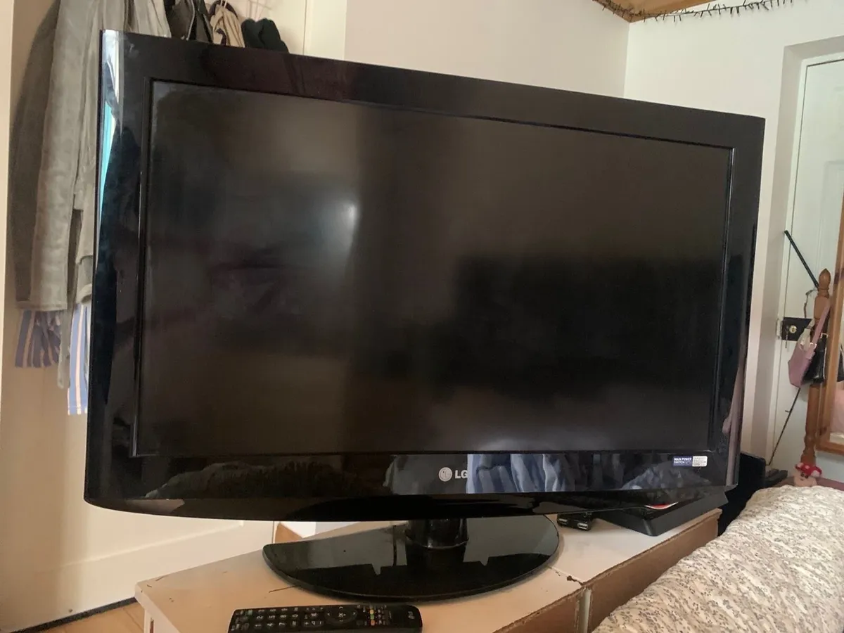 LG tv - Image 1