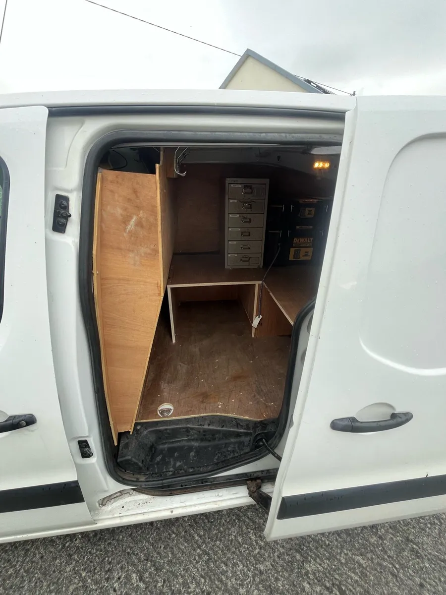 Citron Berlingo - Image 2