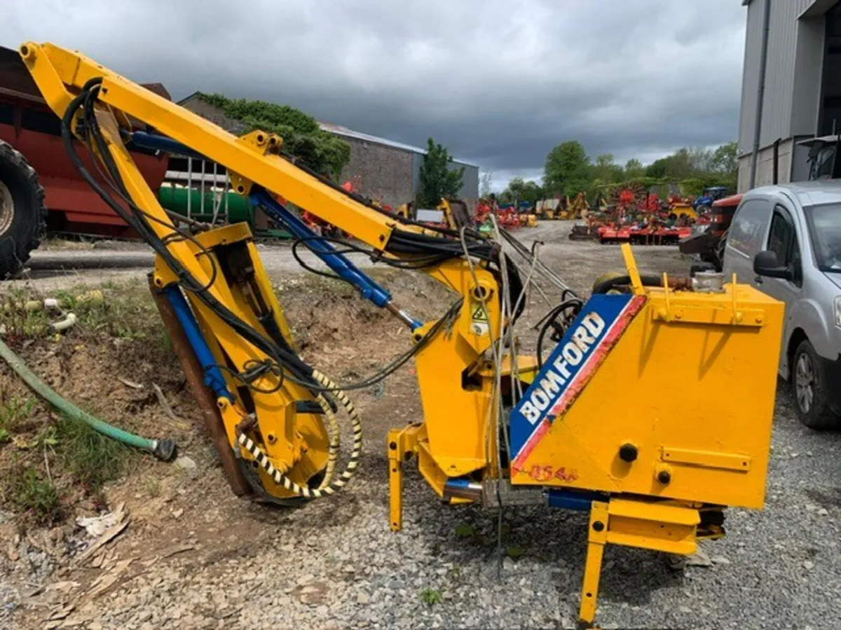 BOMFORD B54 HEDGECUTTER - Image 2