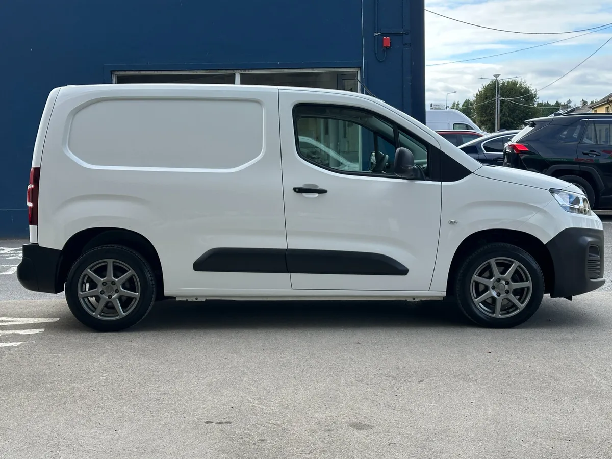 Citroen Berlingo K9 LX 1.5 Bluehdi 75 650KG - Image 2