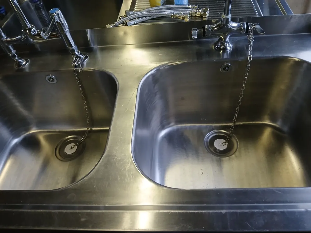 Stainless steel cabbinet double sink unit  new - Image 3