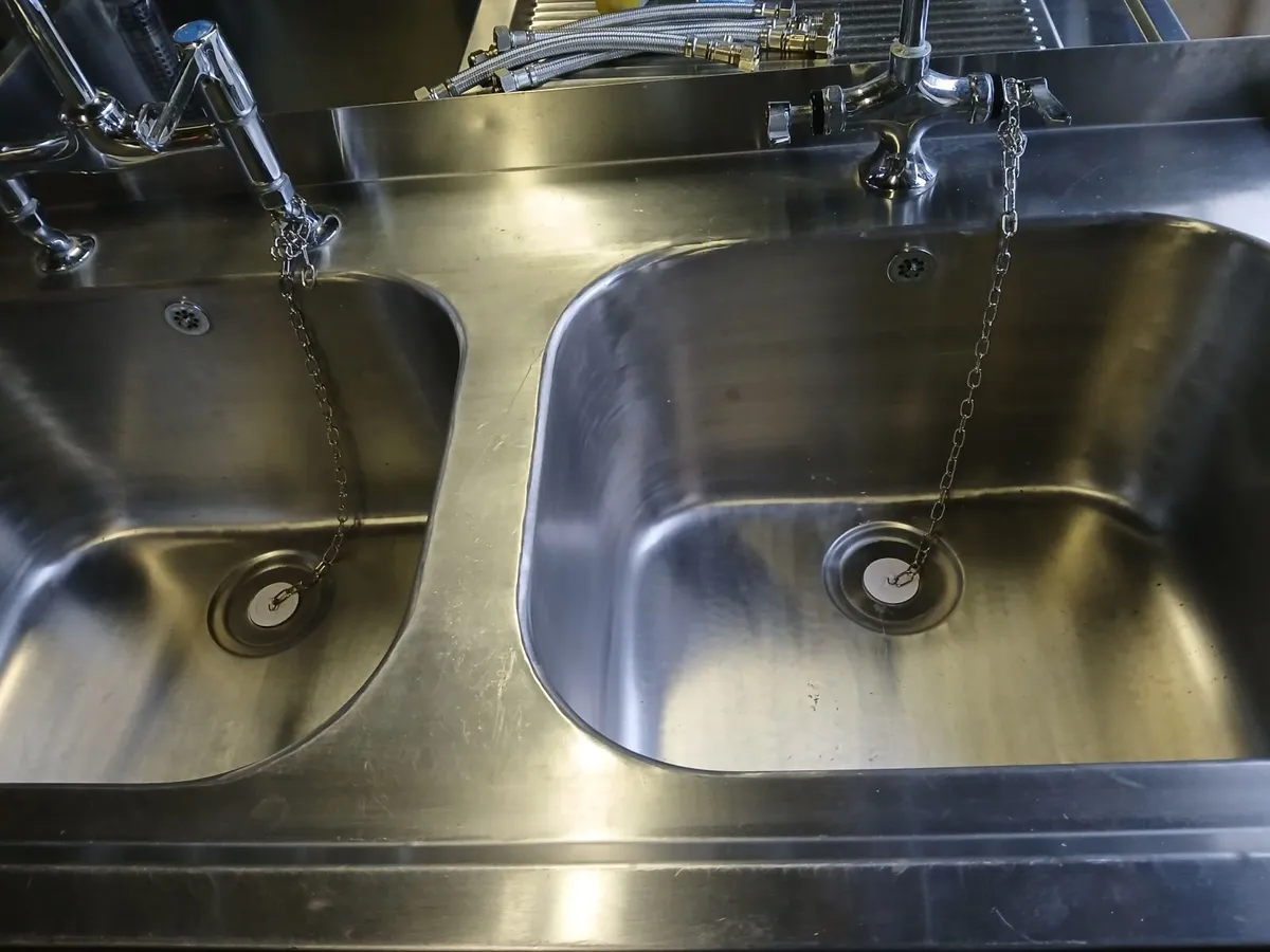 Stainless steel cabbinet double sink unit  new - Image 4
