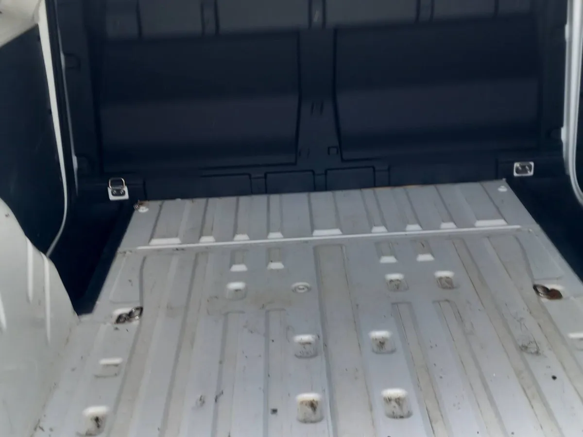 2023 Volkswagen caddy - Image 3