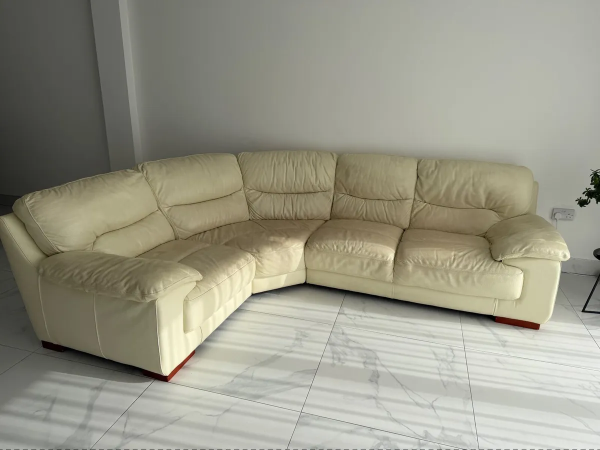 Cream coner Sofa - Image 1