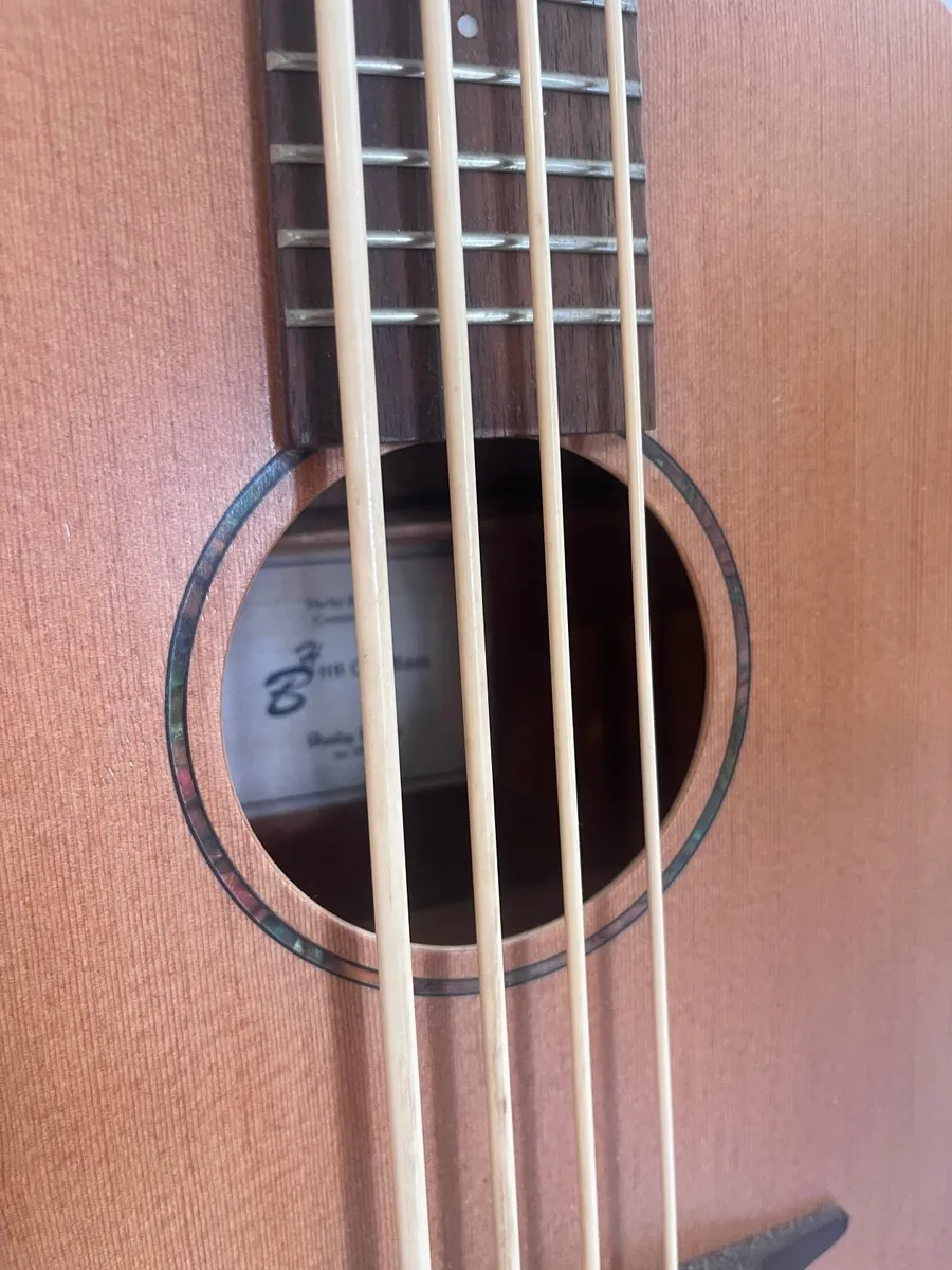Ukelele Bass - Image 3