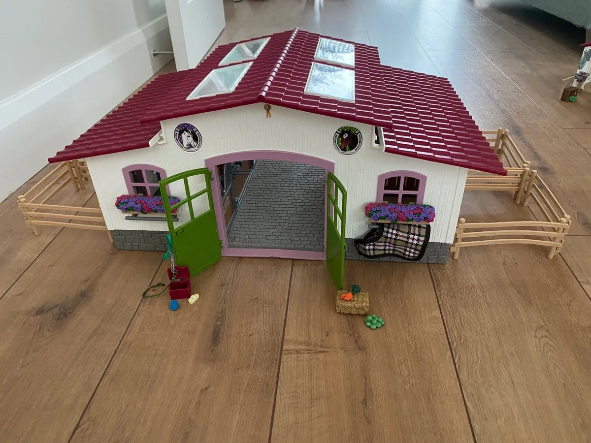 Schleich riding centre - Image 1