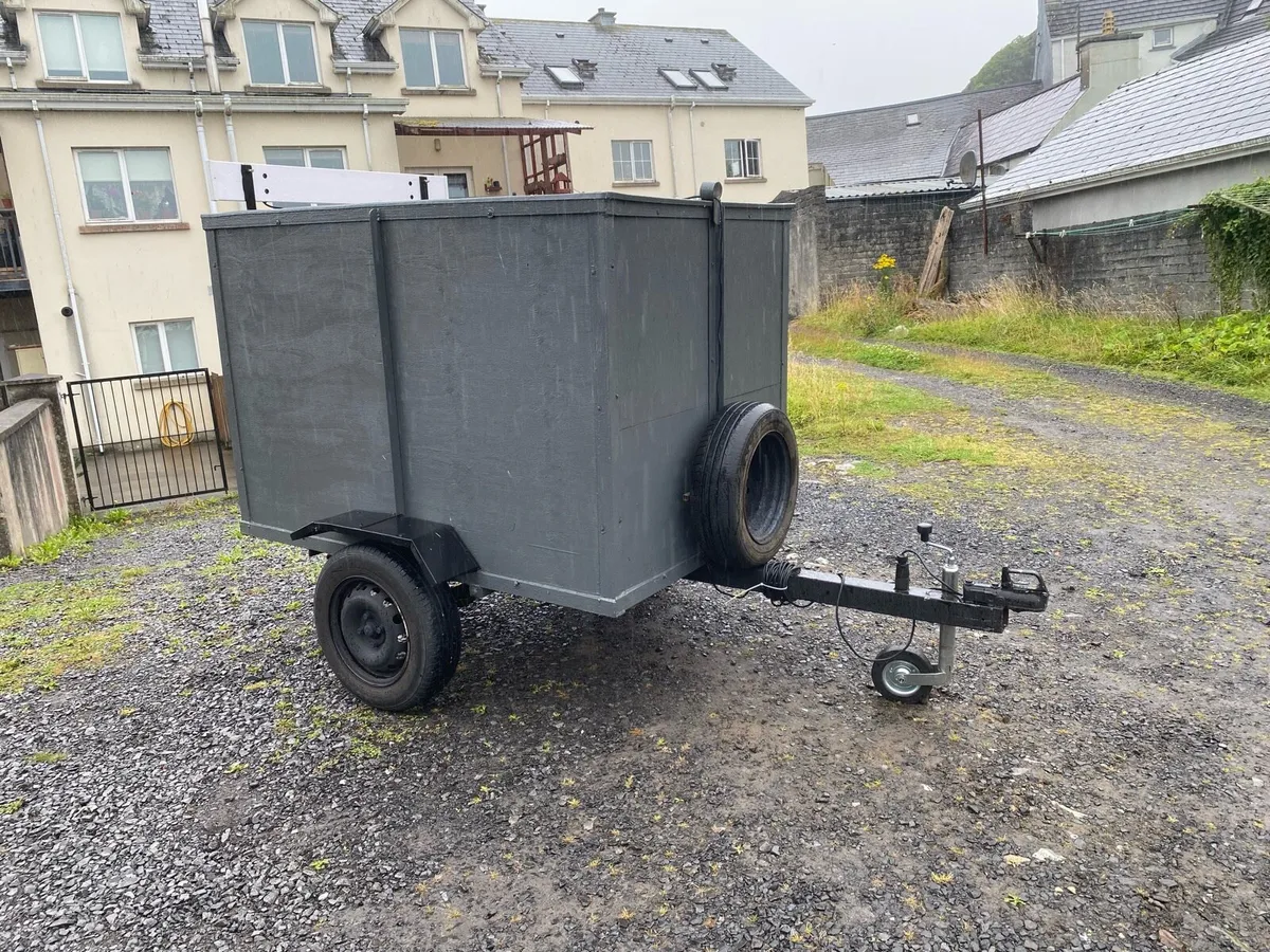 Trailer 6x4 - Image 1