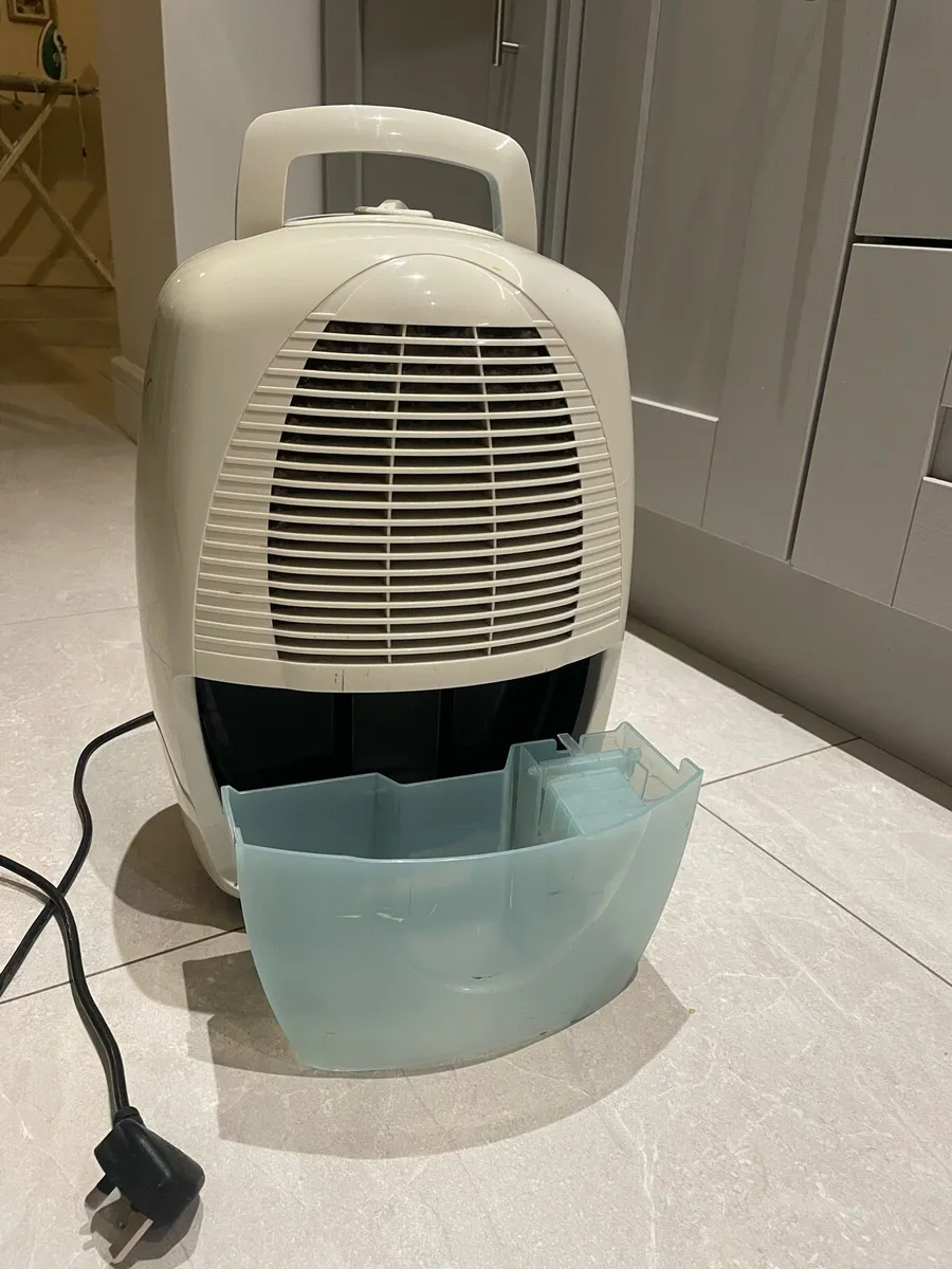 B&Q 10L Dehumidifier - Image 2