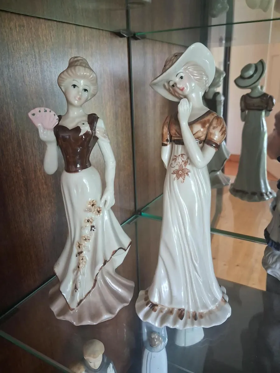 Vintage Spanish Porcelain Figurine Collection (Lla - Image 4
