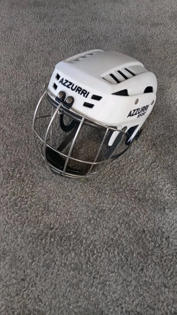 Azzurri Hurling Helmet - Image 4