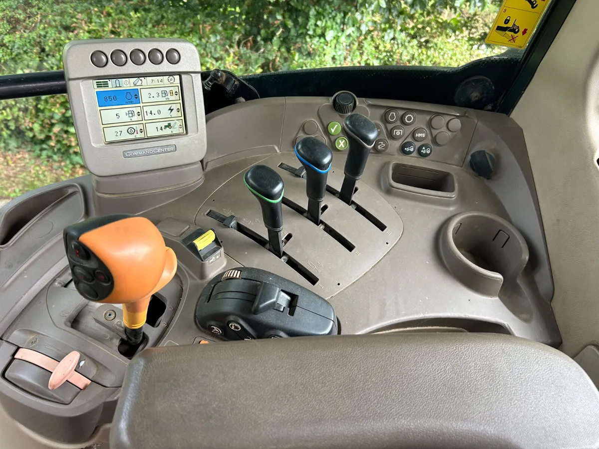 John Deere 6930 - Image 3