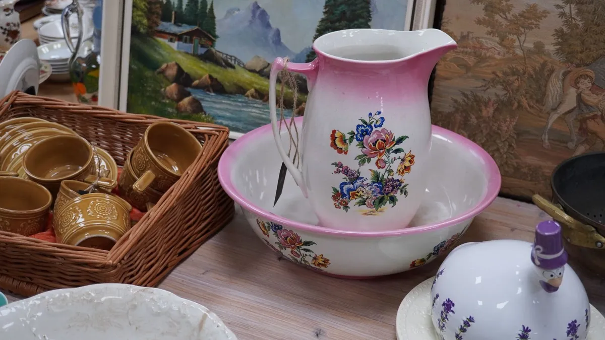 Jug & Basin Set - Image 1