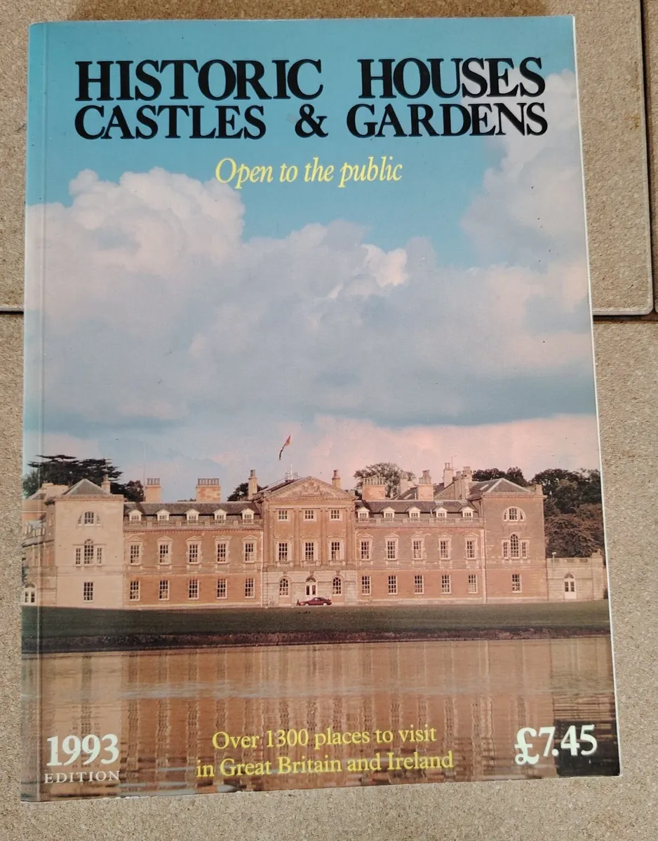Vintage 1993 Historic Houses & Castles Book - Image 1