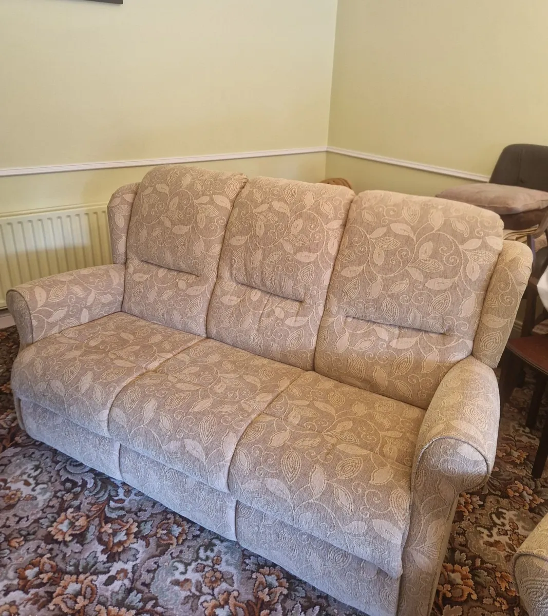 Three Piece Furniture Suite - Image 1