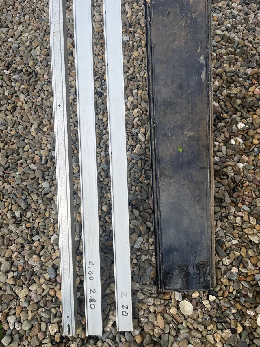For sale 4 aluminium profiles - Image 1