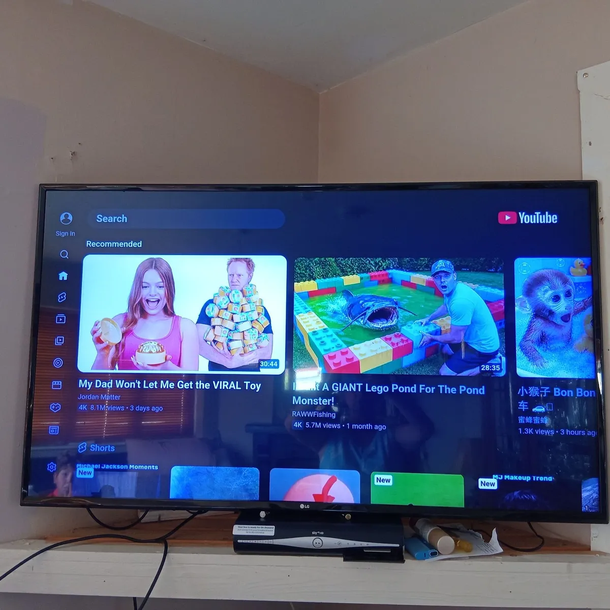 LG smart 55ins tv - Image 2