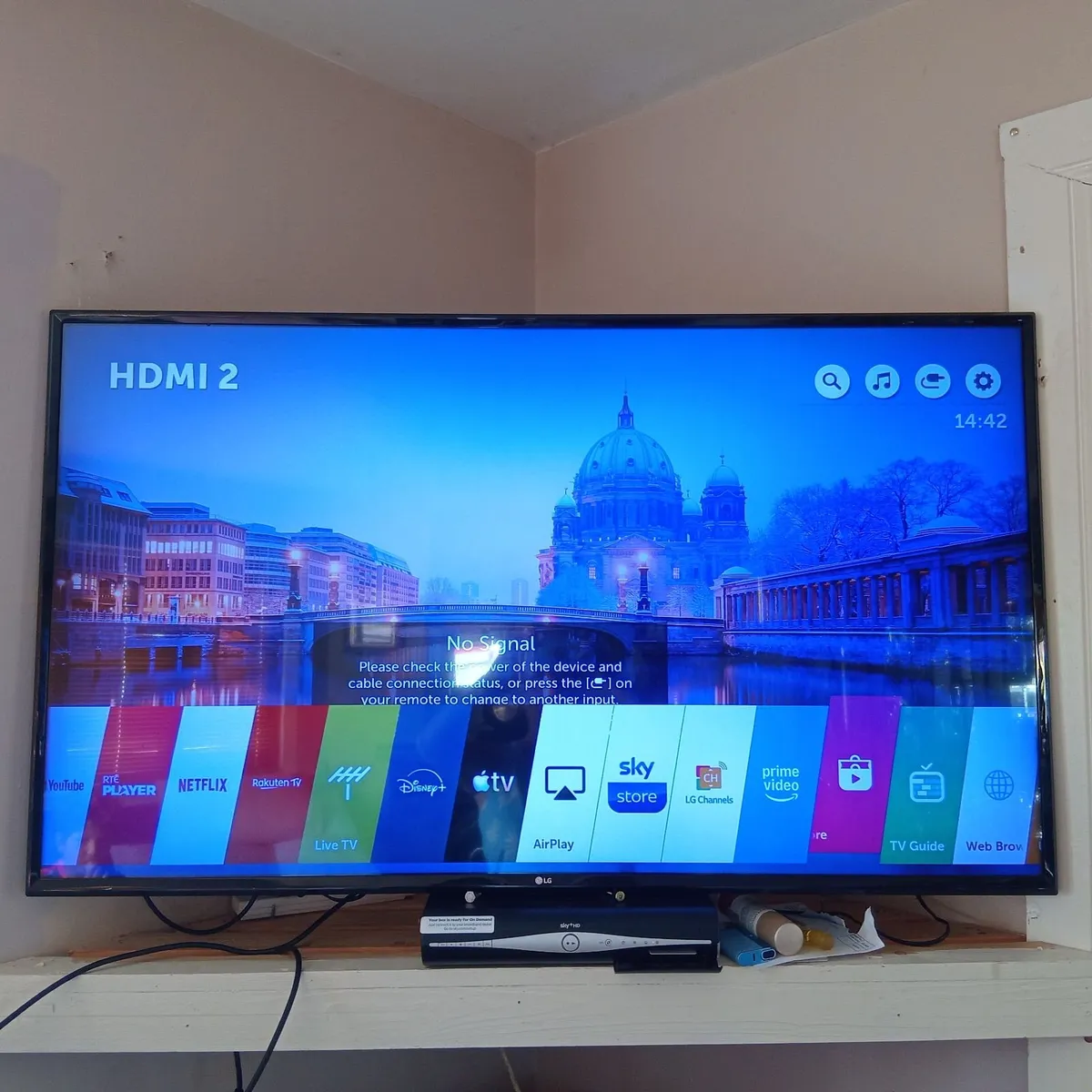LG smart 55ins tv - Image 4