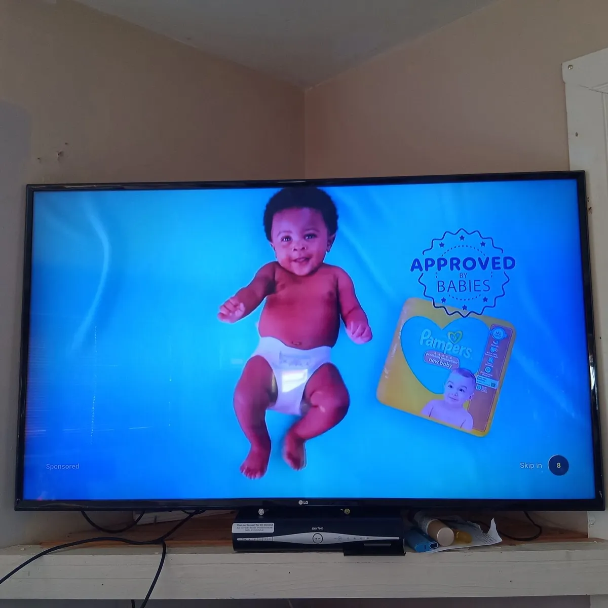 LG smart 55ins tv - Image 1