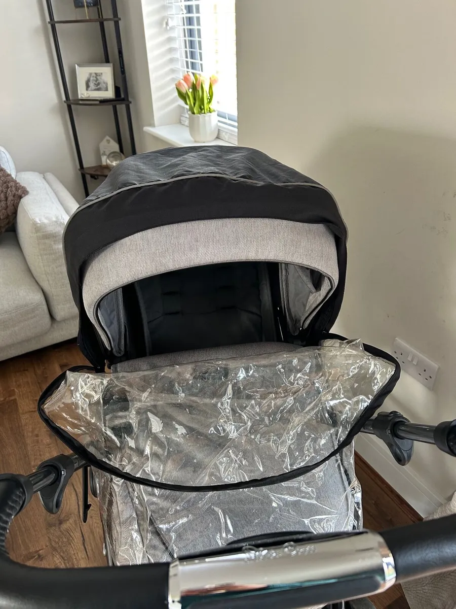Silver Cross travel system - Image 4