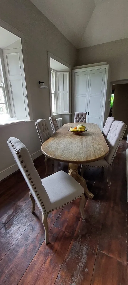 Table and Chairs - Image 3