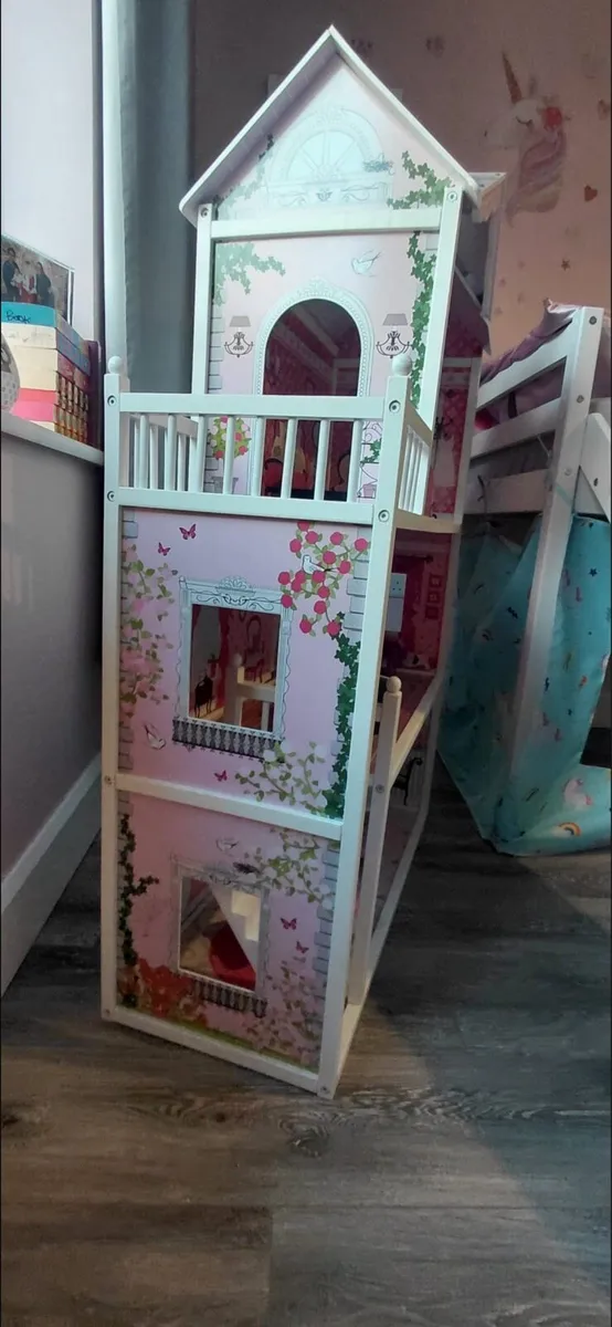 Dolls House Complete with Furniture wooden Large - Image 3