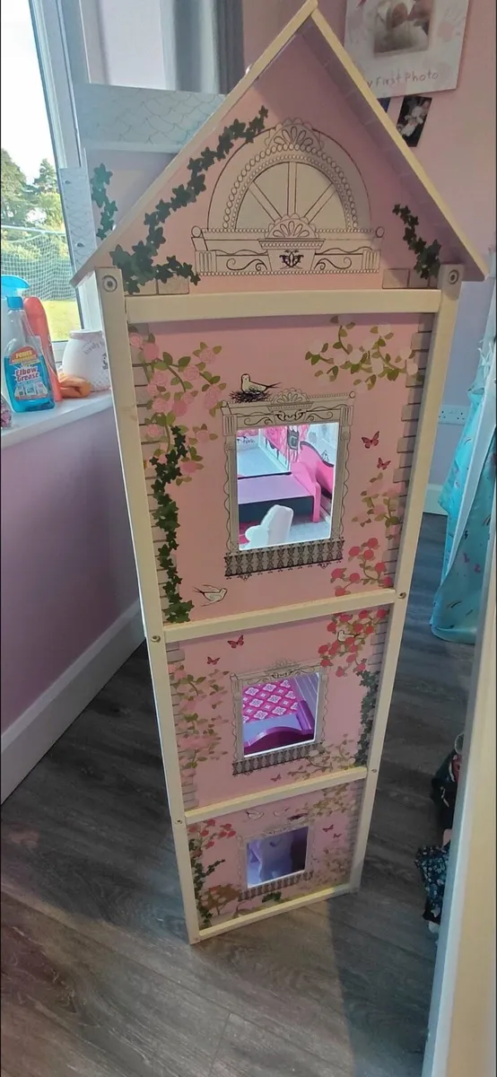 Dolls House Complete with Furniture wooden Large - Image 4