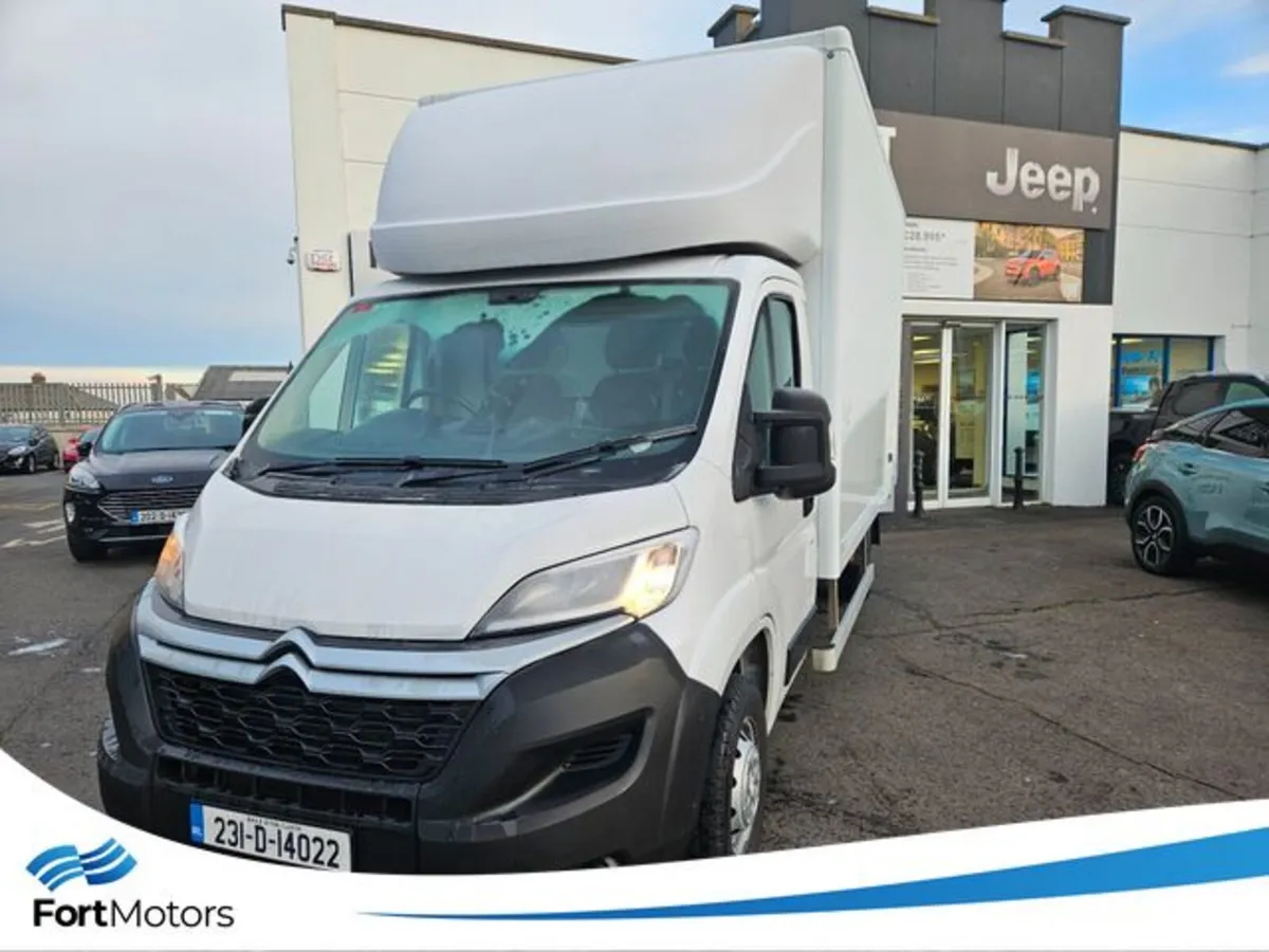 Citroen Relay 350 Box Body with Tail Lift - Image 1