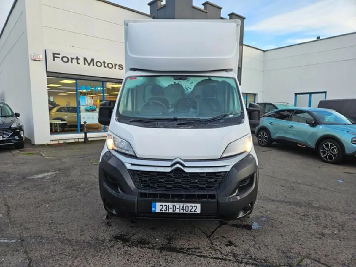 Citroen Relay 350 Box Body with Tail Lift - Image 2