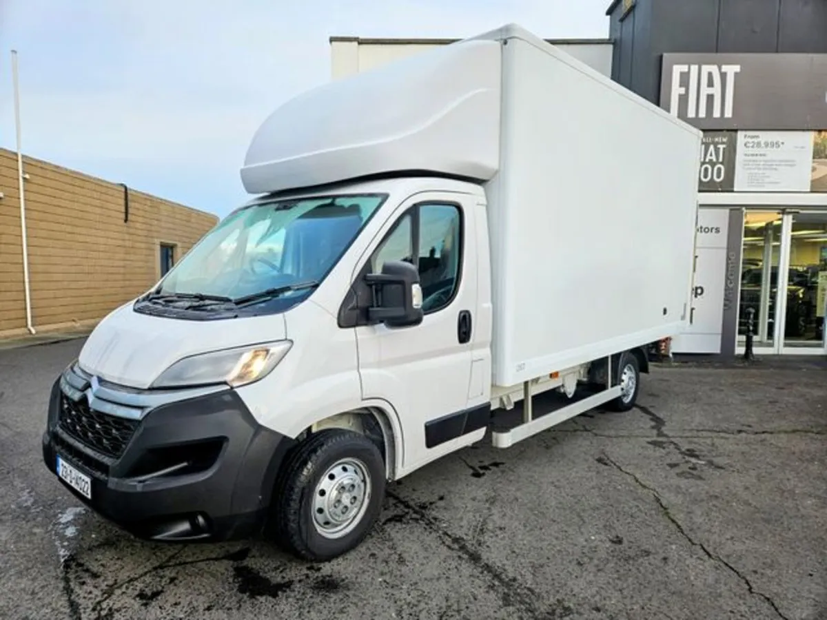 Citroen Relay 350 Box Body with Tail Lift - Image 3