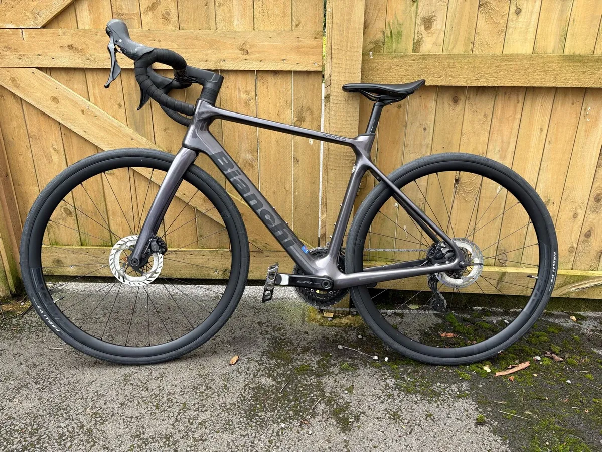 Road bike - Image 2
