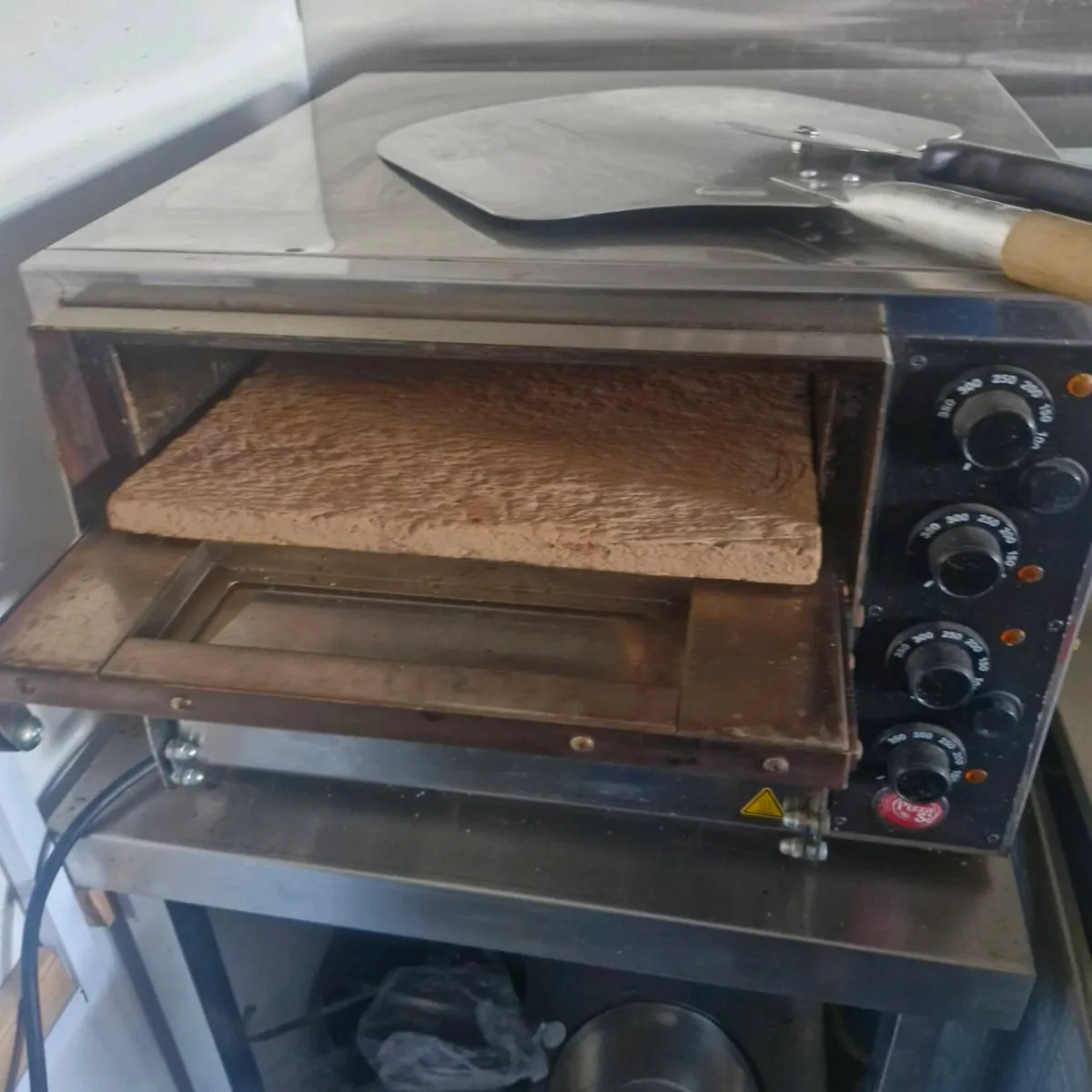 Commercial Double Deck Electric Pizza Oven - Image 2