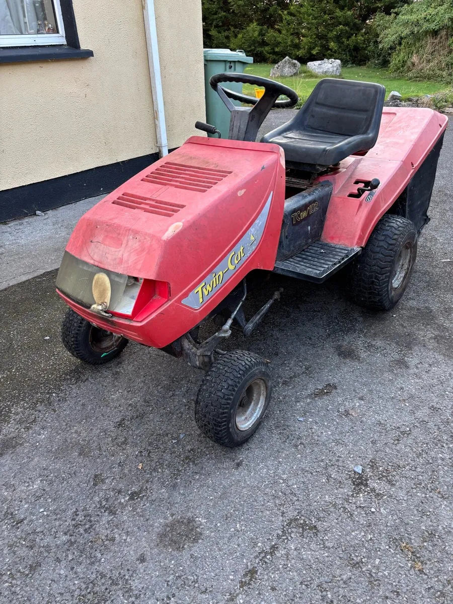 Ride on mower - Image 2
