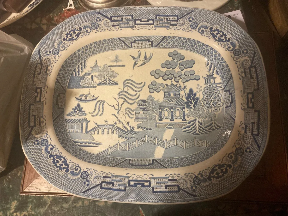Blue willow platter free postage - Image 1