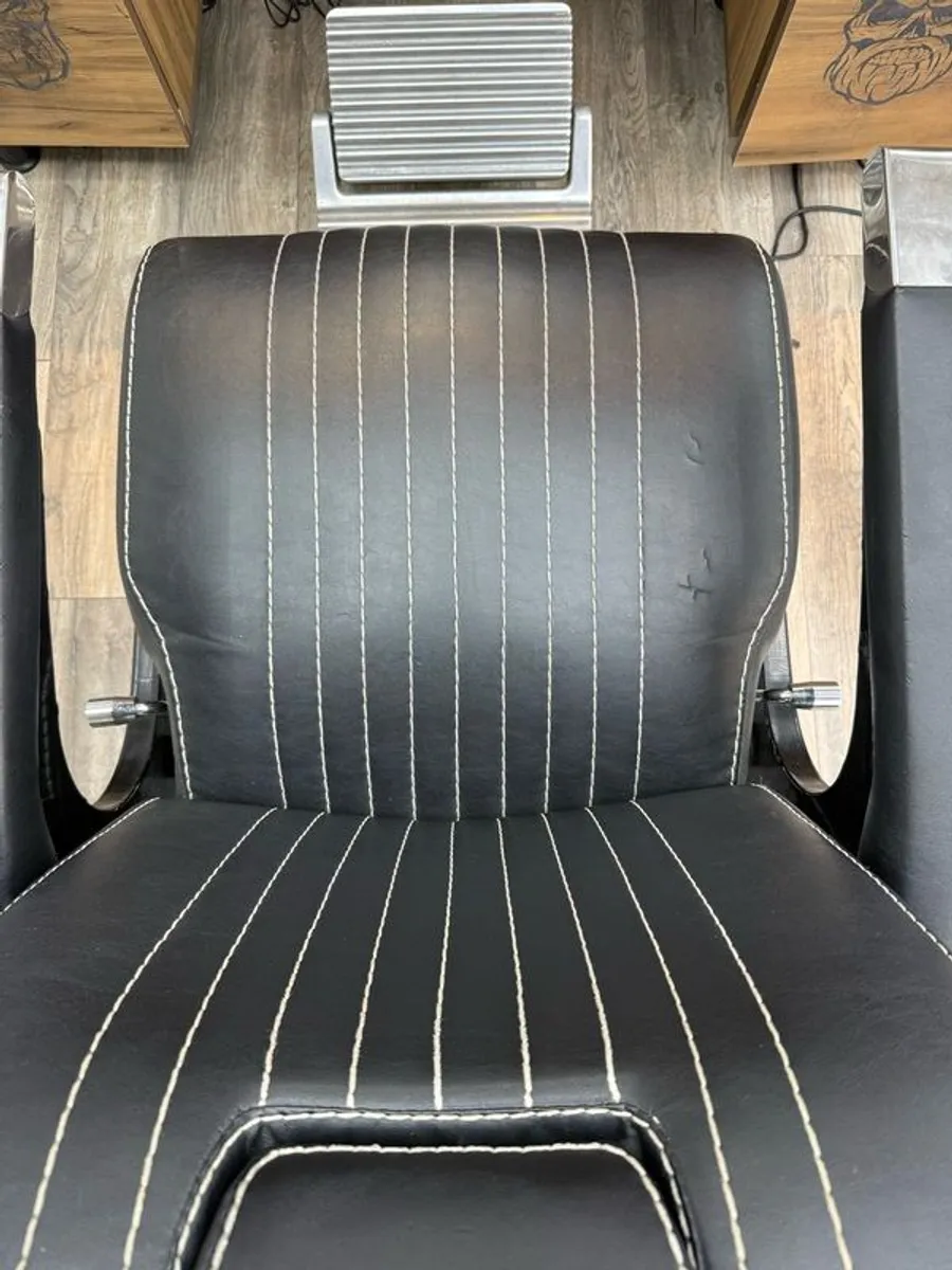 Barber Chair x3 - Image 1