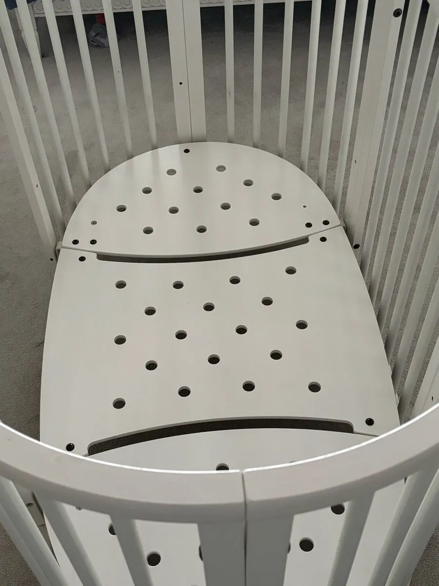 Kids bed bot Stokke white wood - Image 4